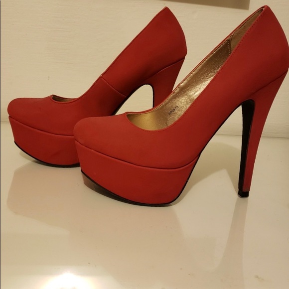 Shoes - Picture 2 of 2